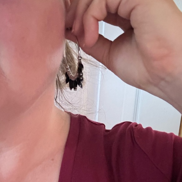 KINSLEY ARMELLE 🖤MARIANA COLLECTION
SILVER BLACK EARRINGS - Picture 10 of 10